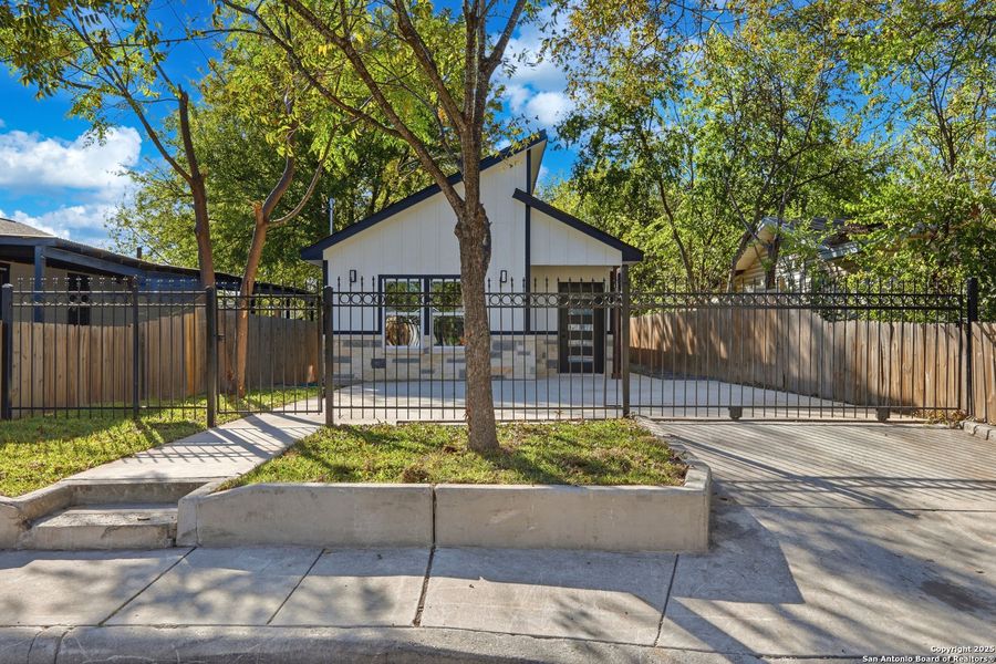 Community amenities in , San Antonio (Image 22).