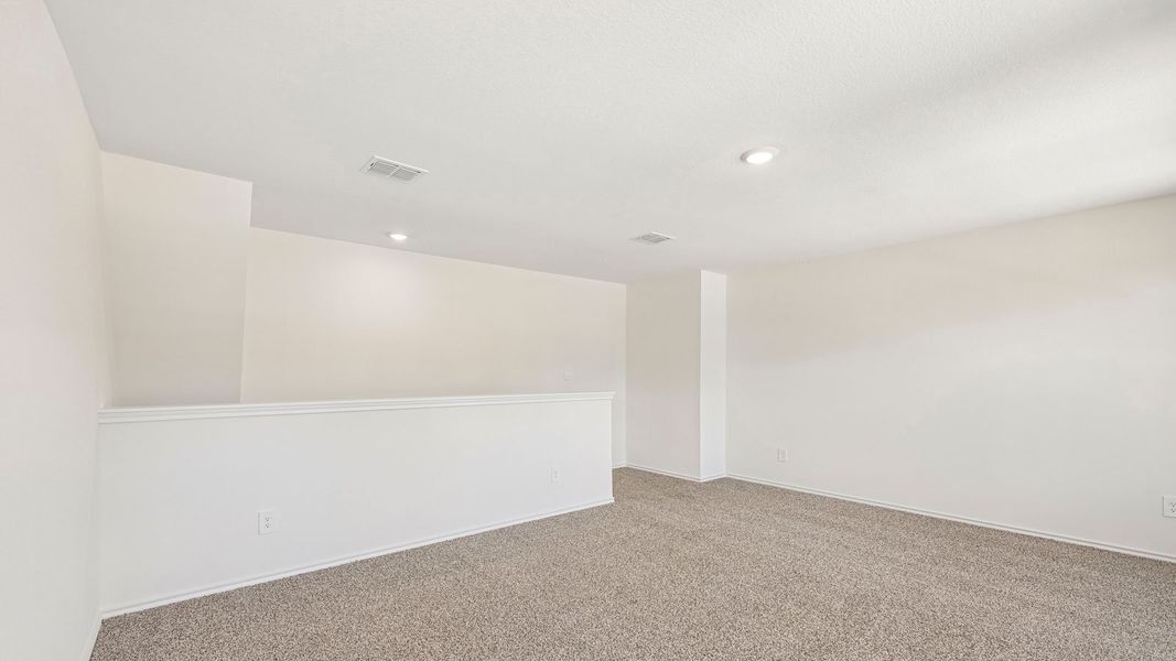 Spacious, unfurnished interior of a new home in Valverde, Bastrop (Image 27).