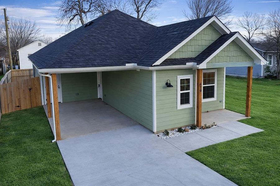 Exterior details and patio area of a home in , Denison (Image 21).