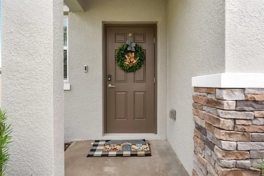 Exterior details and patio area of a home in , Land O' Lakes (Image 4). Exterior details and patio area of a home in , Land O' Lakes (Image 4).