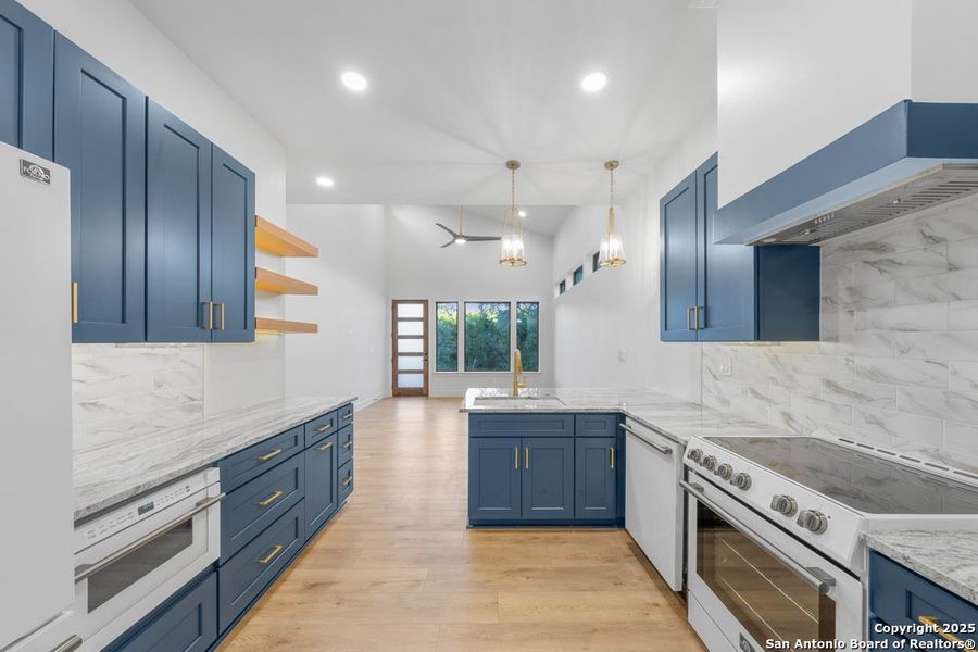 Furnished interior view inside a new home in , Canyon Lake (Image 6).