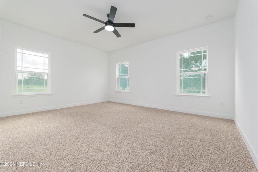 Spacious, unfurnished interior of a new home in , Middleburg (Image 22).