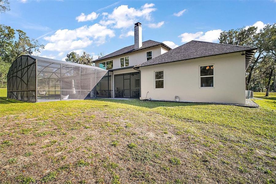 Exterior details and patio area of a home in , Deland (Image 26).