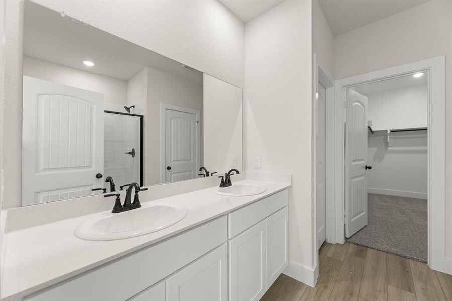 13. 2900 Woodbrook - Bath