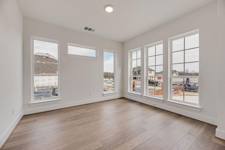 Spacious, unfurnished interior of a new home in Providence Cove, McKinney (Image 30).