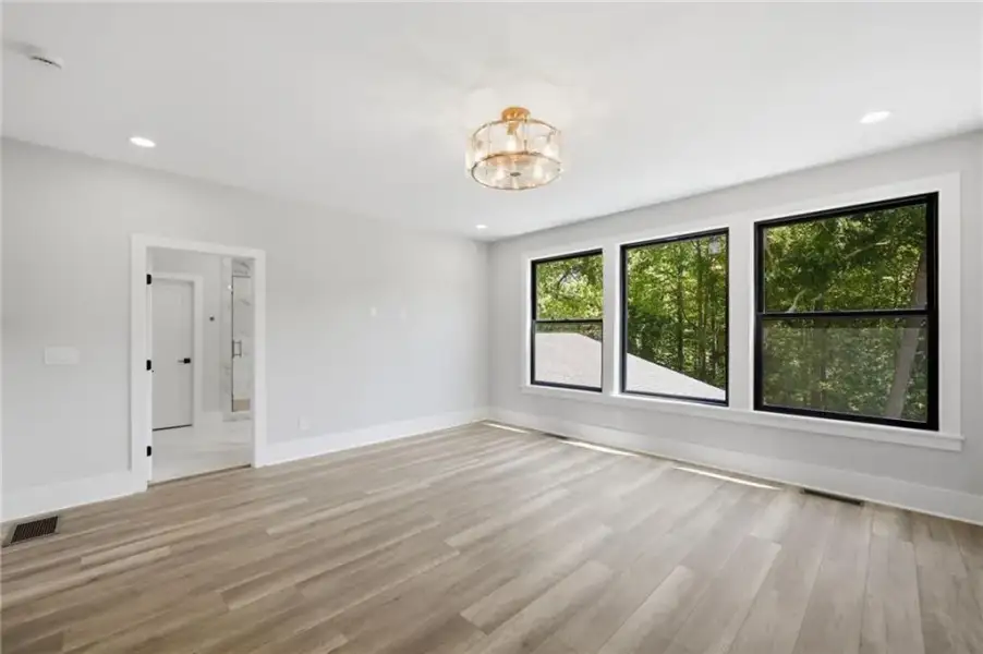 Spacious, unfurnished interior of a new home in , Roswell (Image 59).