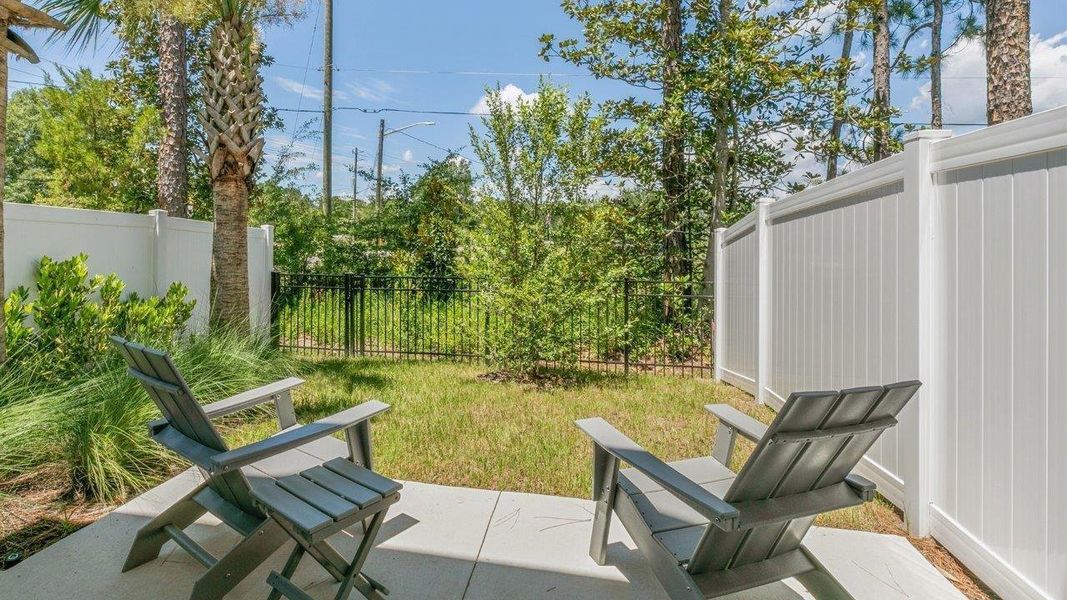 Representative furnished interior of a home built from the GREYSON by D.R. Horton in Hansen Creek, Jacksonville (Image 22).