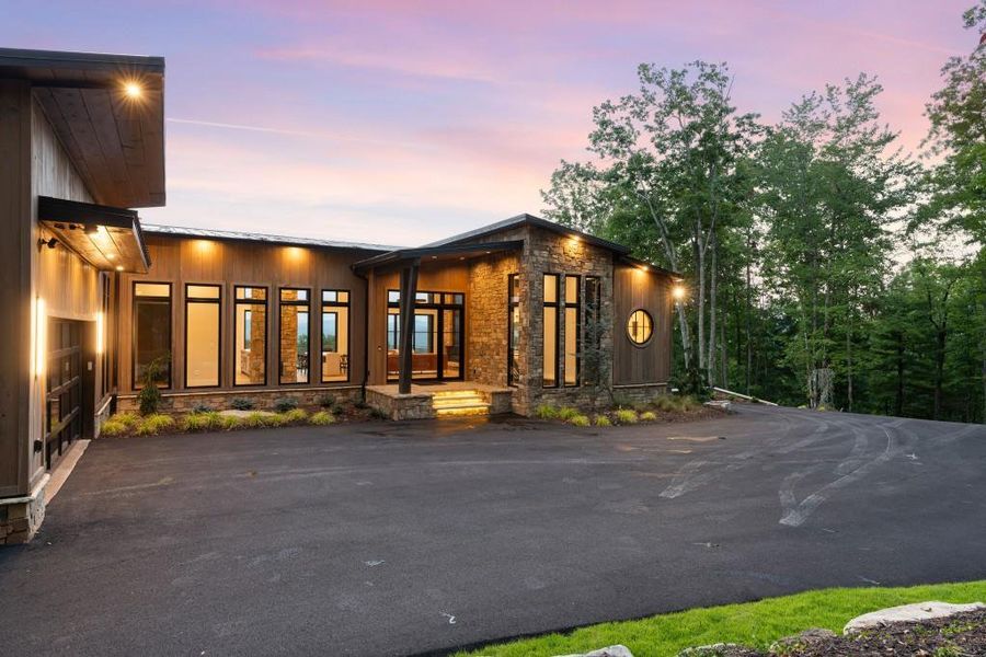 Exterior details and patio area of a home in , Blue Ridge (Image 29).