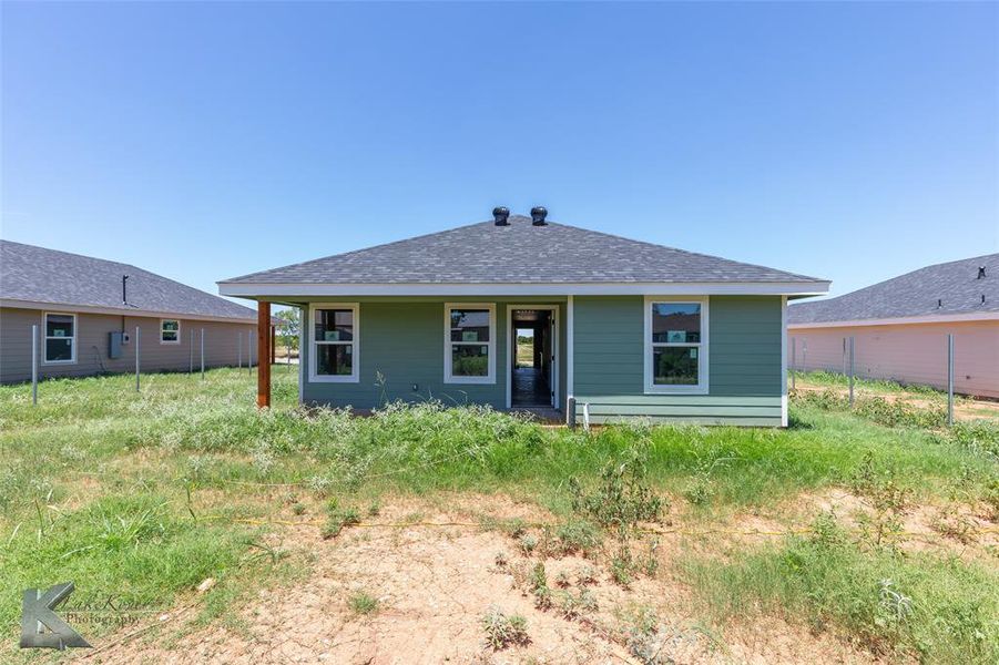 Exterior details and patio area of a home in , Abilene (Image 3).