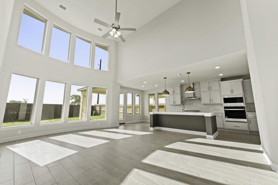 Representative image. Features, specifications, selections and colors may vary.