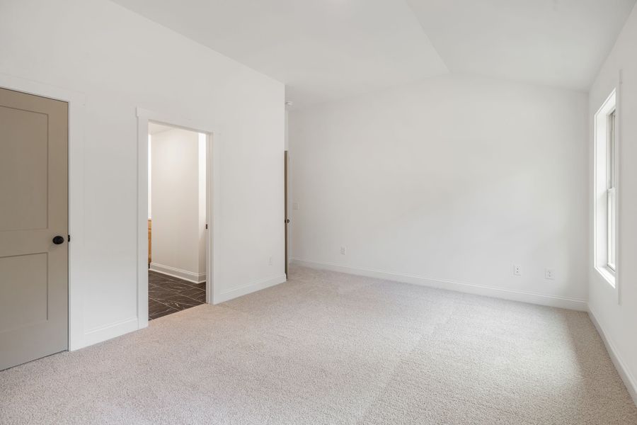 Spacious, unfurnished interior of a new home in Flint Farms, Concord (Image 50).