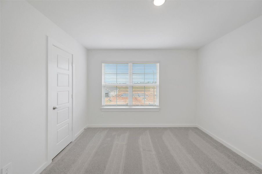 Spacious, unfurnished interior of a new home in Lone Star Landing, Montgomery (Image 36).