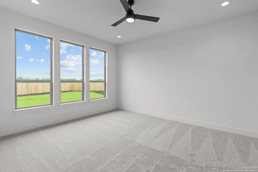 Spacious, unfurnished interior of a new home in Legacy at Lake Dunlap, New Braunfels (Image 17).