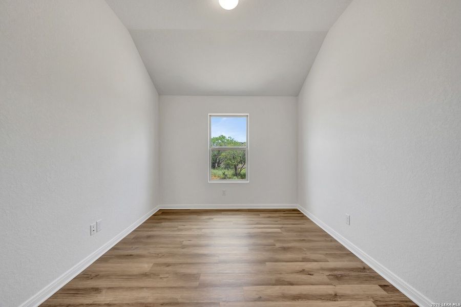 Spacious, unfurnished interior of a new home in Chaparral Ranch, Floresville (Image 33).