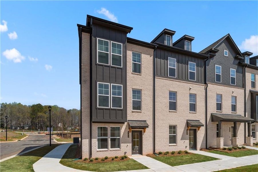 Condo located in Newnan, GA showcasing its design and architecture (Image 3). Condo located in Newnan, GA showcasing its design and architecture (Image 3).