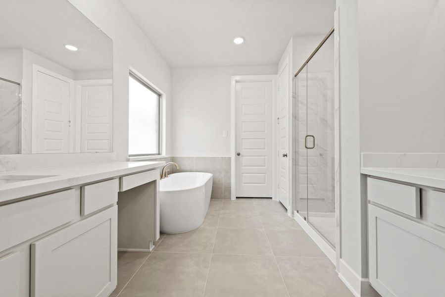 Representative image. Features, selections and colors may vary.