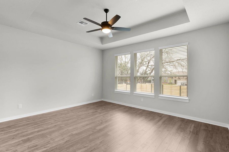 Spacious, unfurnished interior of a new home in Highland Village, Georgetown (Image 12).
