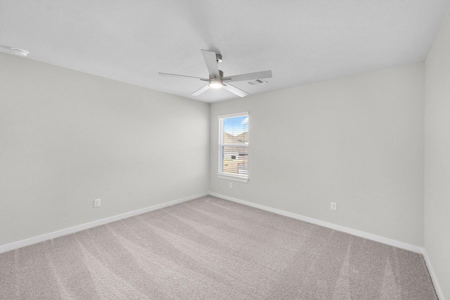 Spacious, unfurnished interior of a new home in Sunterra Lakes, Fulshear (Image 31).