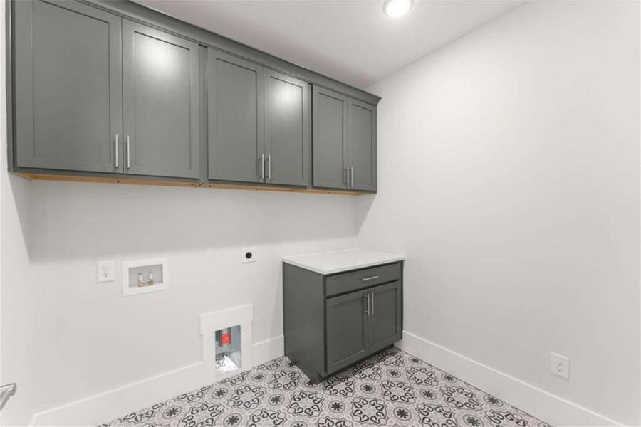 Furnished interior view inside a new home in , Clarkesville (Image 8).