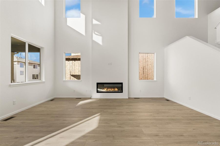 Spacious, unfurnished interior of a new home in Harvest Crossing, Aurora (Image 16).