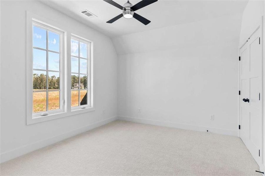 Spacious, unfurnished interior of a new home in , Peachtree City (Image 22).