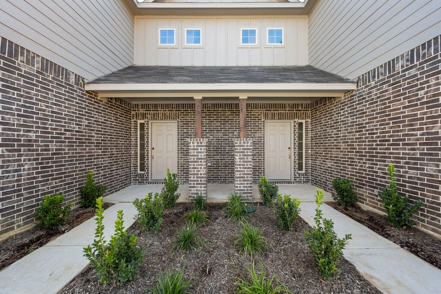 Exterior details and patio area of a home in Eagle Cove, Denton (Image 3).