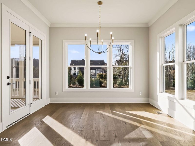 014-1280x960-breakfast-nook