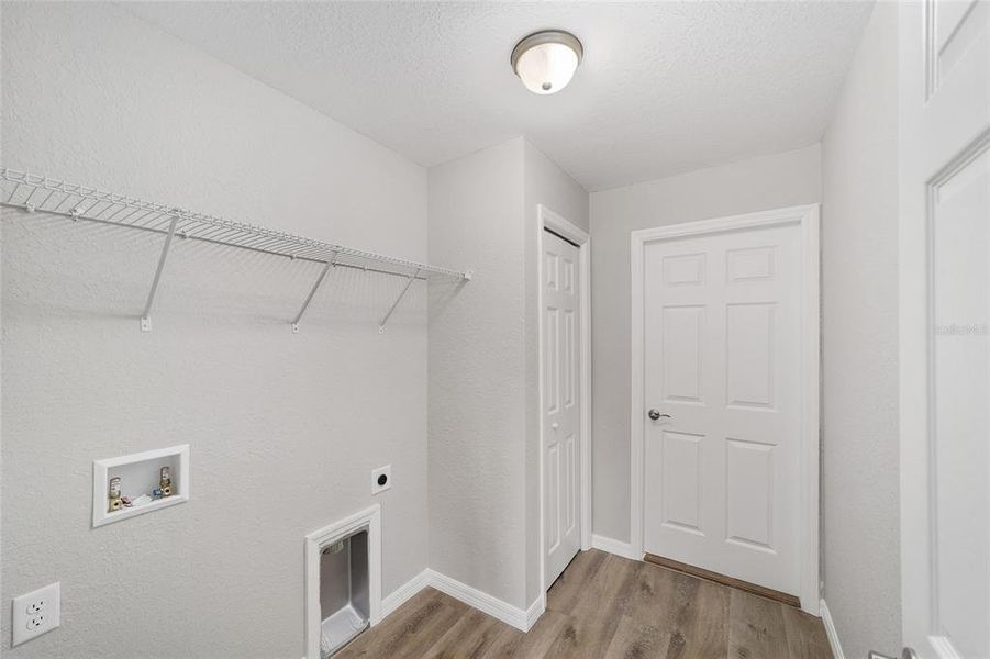 Spacious, unfurnished interior of a new home in , Citrus Springs (Image 11).
