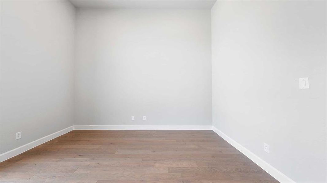 Spacious, unfurnished interior of a new home in Terraces 82'/100', Rockwall (Image 21).