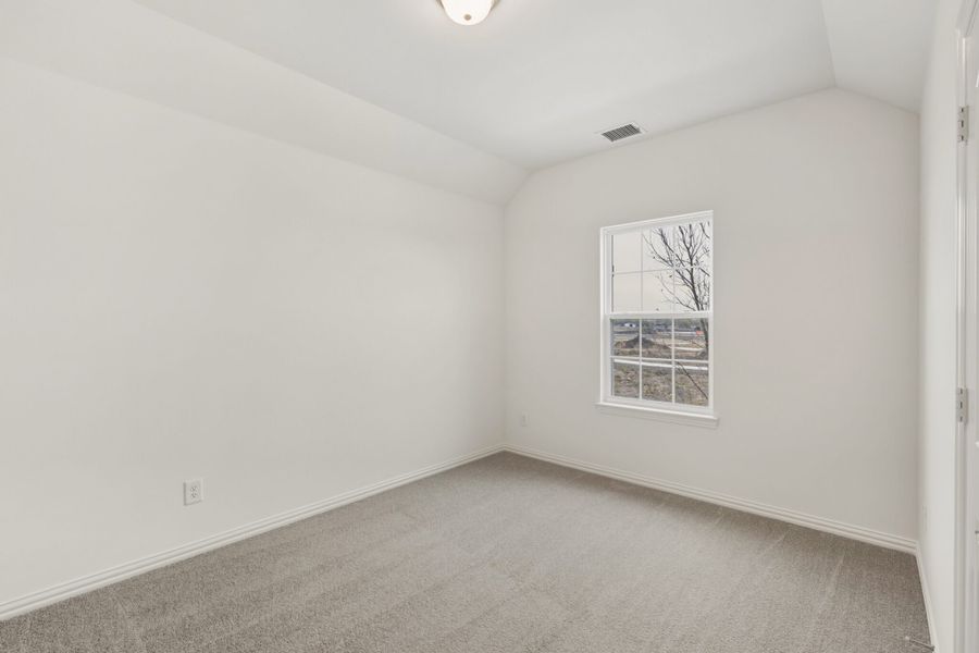 Spacious, unfurnished interior of a new home in Edgewater, Fate (Image 31).