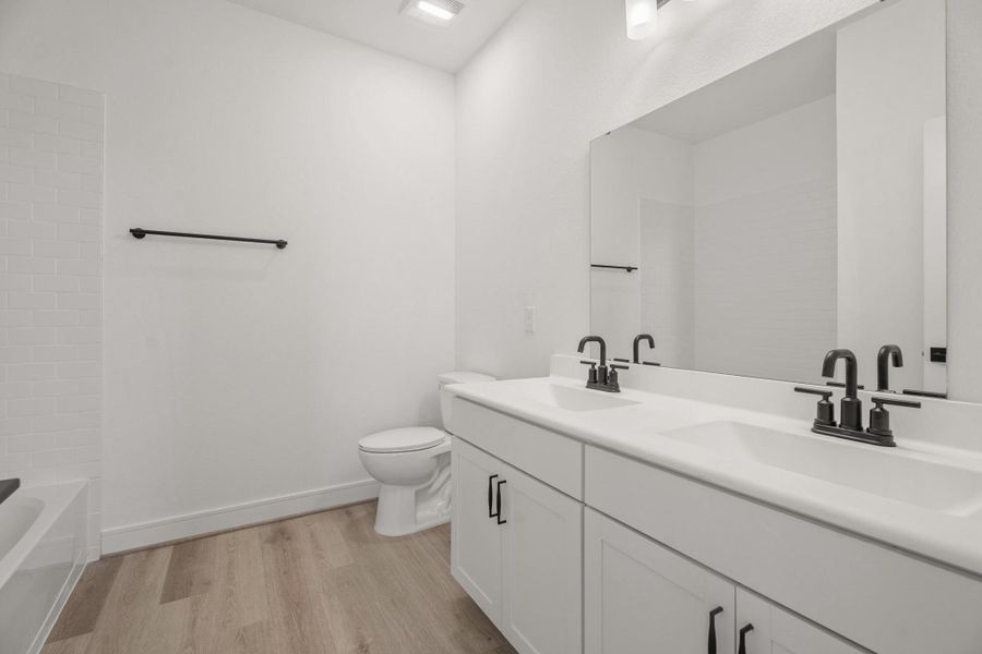 Furnished interior view inside a new home in Westland Ranch - 70' Homesites, League City (Image 8). Furnished interior view inside a new home in Westland Ranch - 70' Homesites, League City (Image 8).