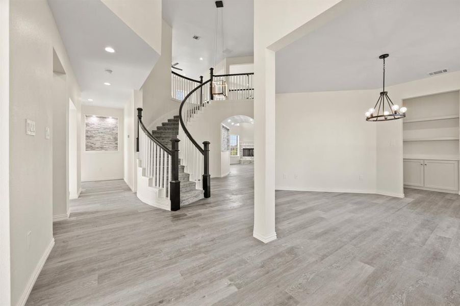 Spacious, unfurnished interior of a new home in , Grand Prairie (Image 18).
