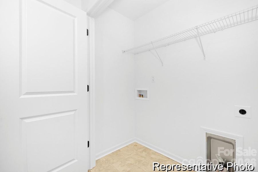 Spacious, unfurnished interior of a new home in Colvin Park, Rock Hill (Image 19).