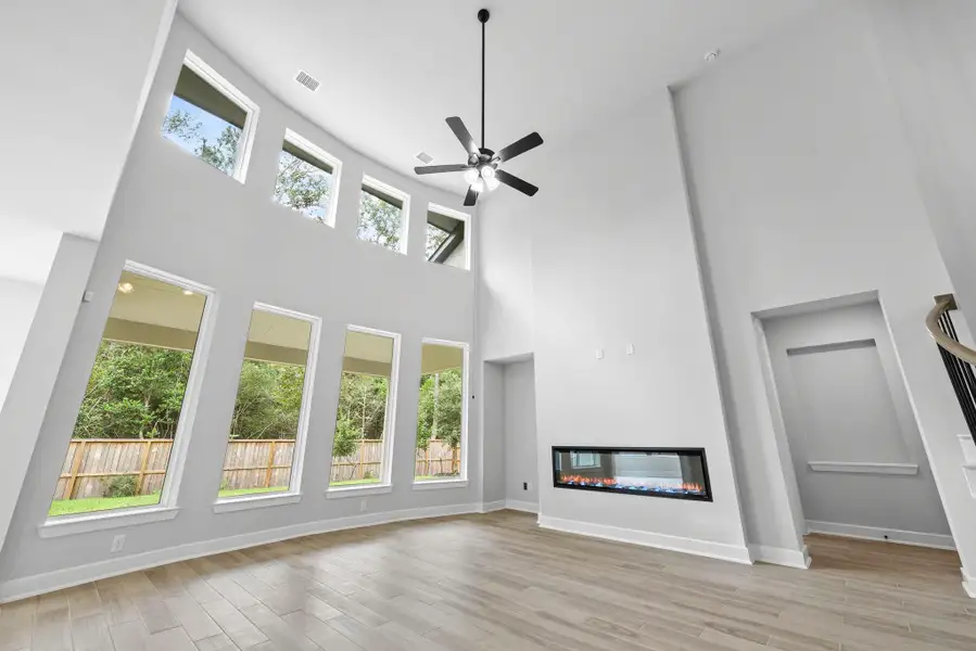 Representative image. Features, specifications, selections and colors may vary. Representative image. Features, specifications, selections and colors may vary.