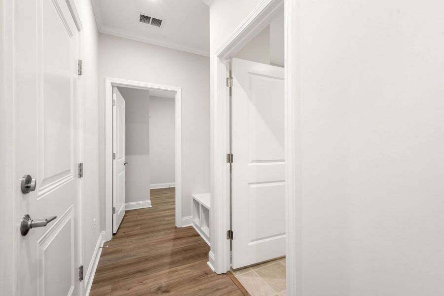 Spacious, unfurnished interior of a new home in Waterways, Richmond Hill (Image 27).