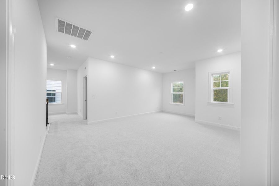 SUN_Stoneriver_Pic_LandrumIII-07