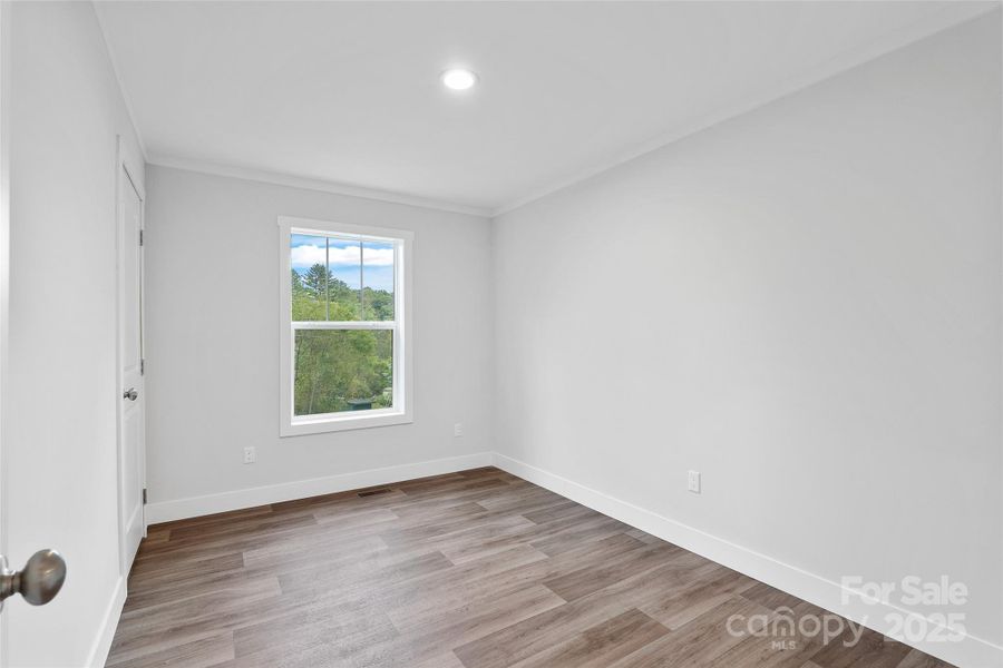 Spacious, unfurnished interior of a new home in , Burnsville (Image 18).