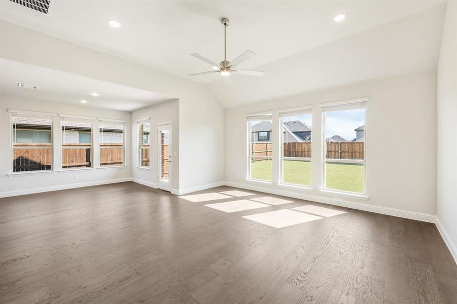 Spacious, unfurnished interior of a new home in Liberty, Melissa (Image 32).
