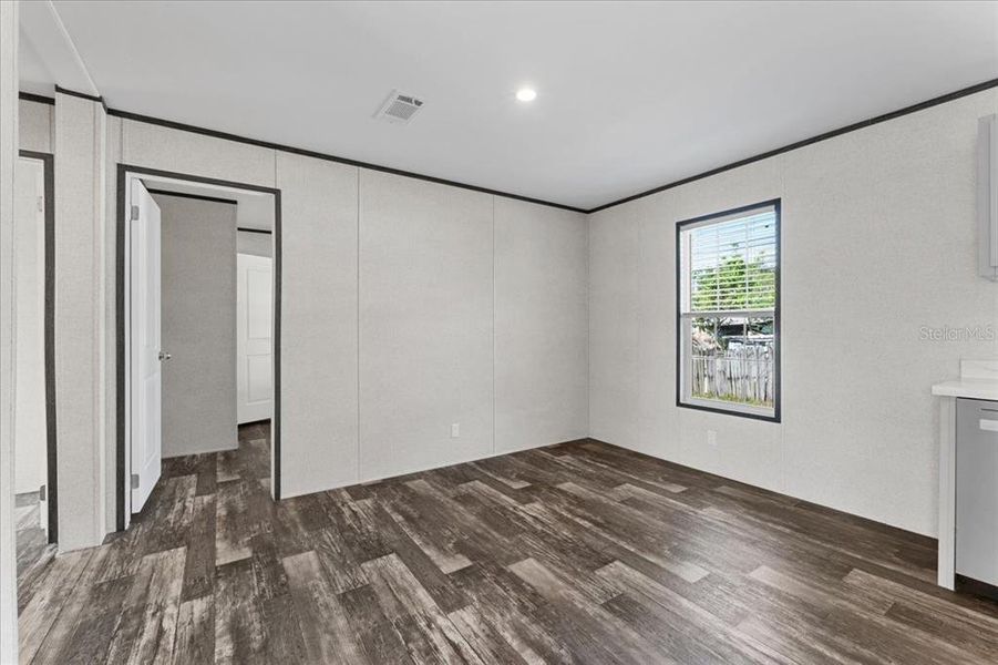 Spacious, unfurnished interior of a new home in , Holiday (Image 19).
