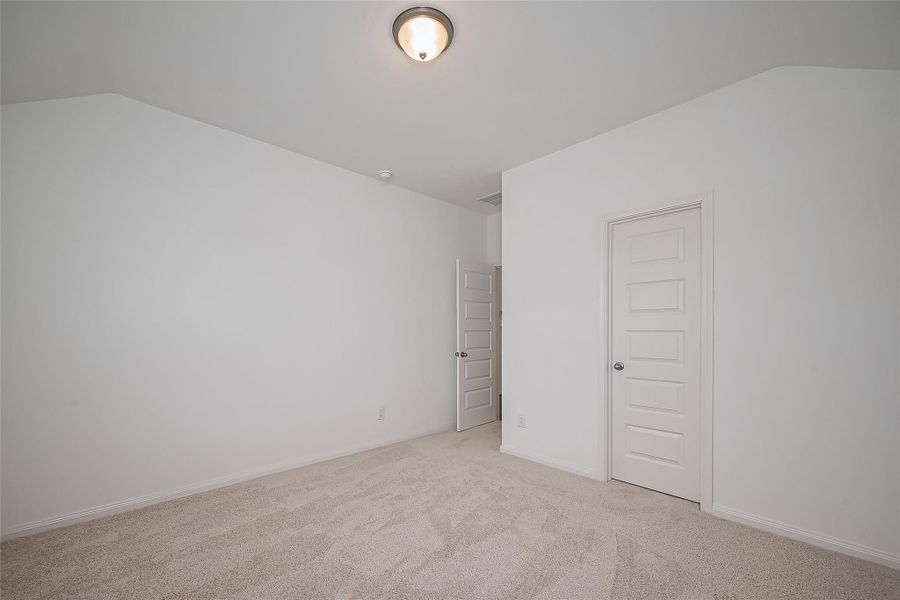 Spacious, unfurnished interior of a new home in Eagle Landing, Houston (Image 20). Spacious, unfurnished interior of a new home in Eagle Landing, Houston (Image 20).