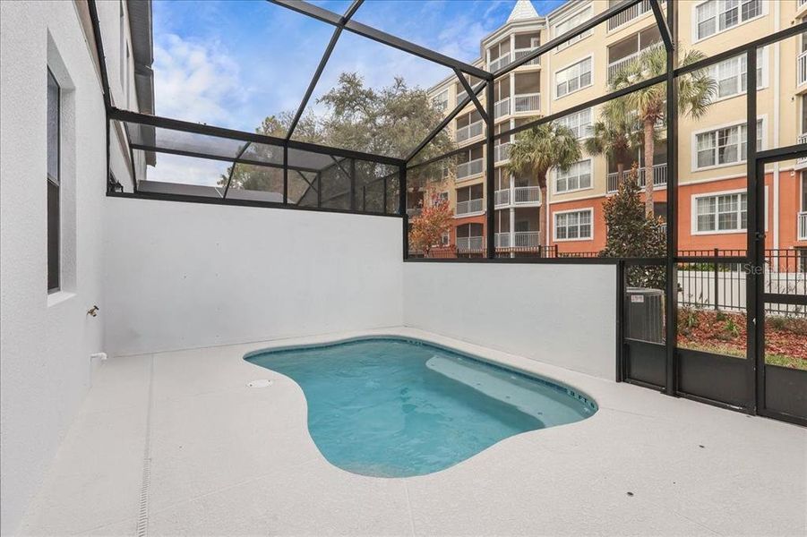 Exterior details and patio area of a home in , Orlando (Image 27).