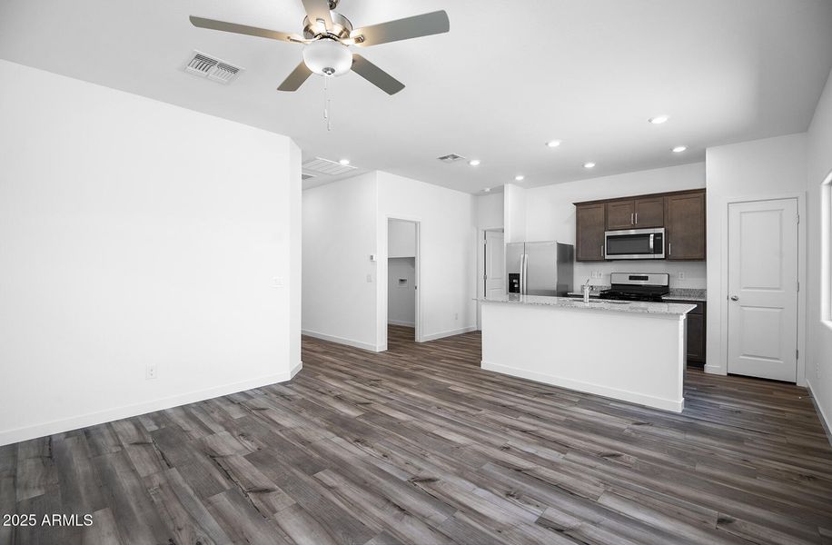 Southwest_Amado_A_L_005 Southwest_Amado_A_L_005