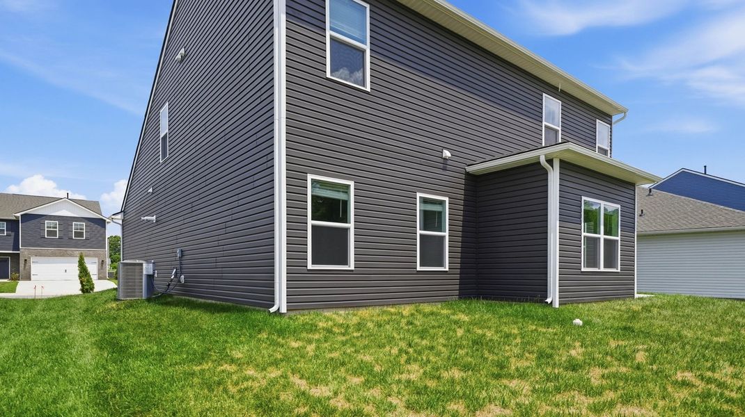 Exterior details and patio area of a home in Fieldcrest Acres, Blountville (Image 23).
