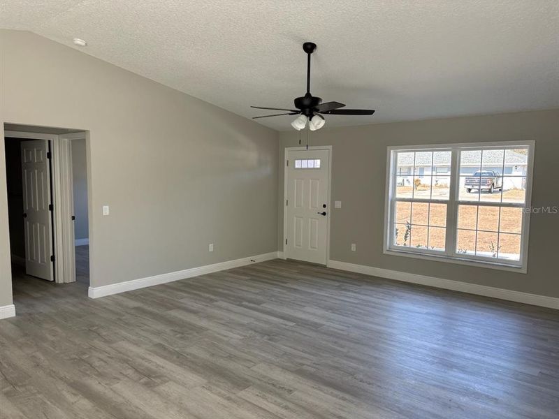 Spacious, unfurnished interior of a new home in , Citrus Springs (Image 22).