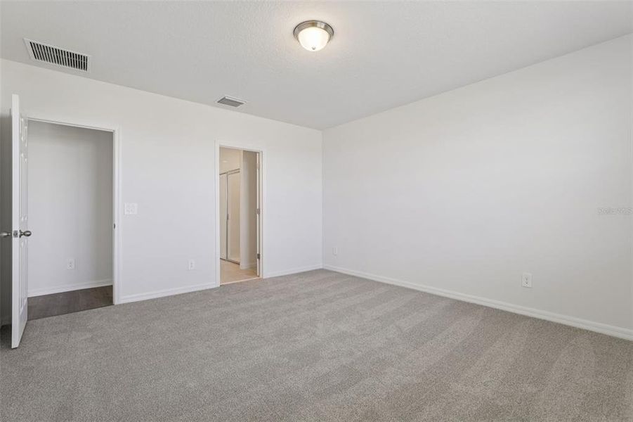 Spacious, unfurnished interior of a new home in The Reserve at Twin Lakes, St. Cloud (Image 39).