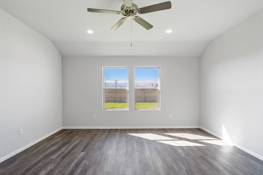 Representative unfurnished interior of a home built from the TEXAS CALI by D.R. Horton in Faculty Row, Abilene (Image 32).