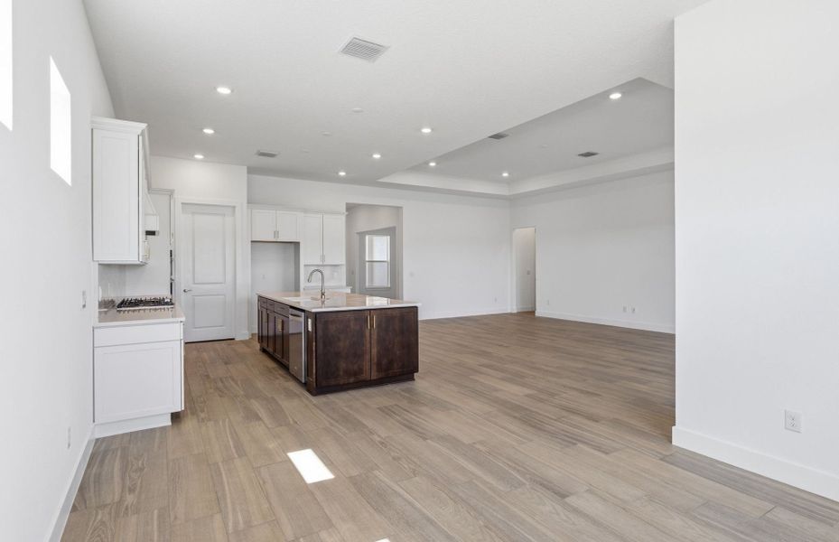 Spacious, unfurnished interior of a new home in Del Webb River Reserve, Spring Hill (Image 12). Spacious, unfurnished interior of a new home in Del Webb River Reserve, Spring Hill (Image 12).