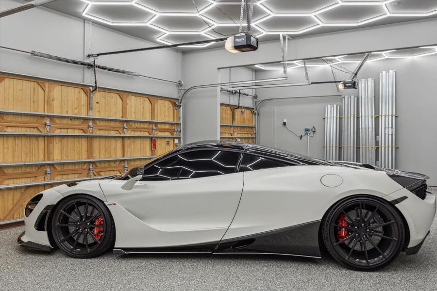 Great show-garage, epoxy floors Great show-garage, epoxy floors