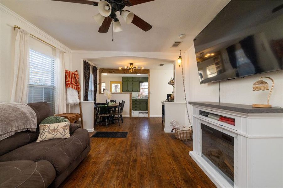 Furnished interior view inside a new home in , Weatherford (Image 8).