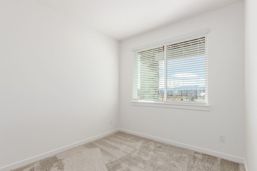 Spacious, unfurnished interior of a new home in Parkside at Victory Ridge, Colorado Springs (Image 20).